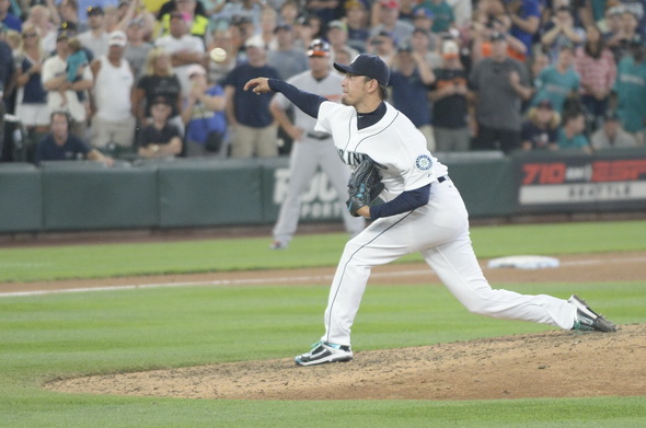 Iwakuma gets final out of his no-hitter 