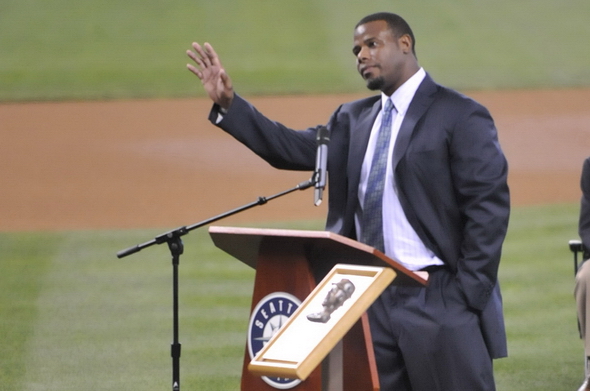 Ken Griffey Jr.'s Hall of Fame suit was amazing