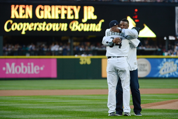 Watch: Ken Griffey Jr. pays tribute to Felix Hernandez after ceremonial first  pitch