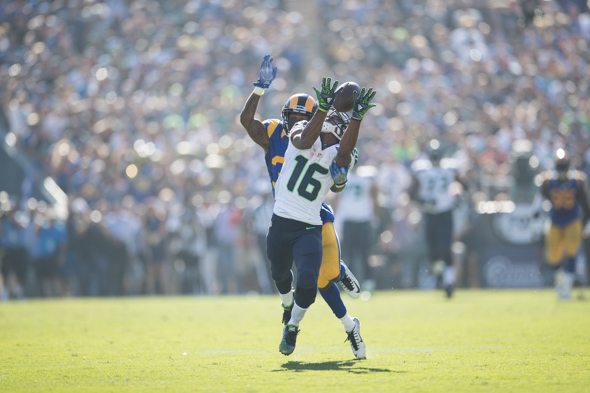 Tyler Lockett catches passes in walk-through, might play Sunday