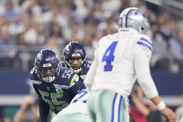 Seahawks 'were not comfortable' allowing Malik McDowell to try to continue  playing, agent says