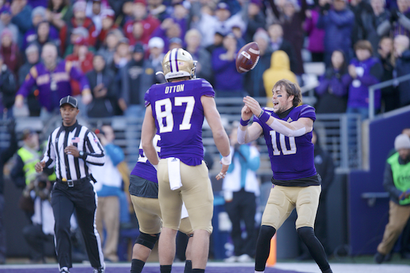 Referee knocks over Vikings' Cam Bynum resulting in touchdown